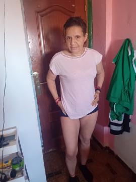 Luna tu catalana dulce y sensual
